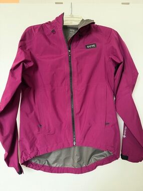 Women's Raspberry Pink GOREWEAR Waterproof Jacket